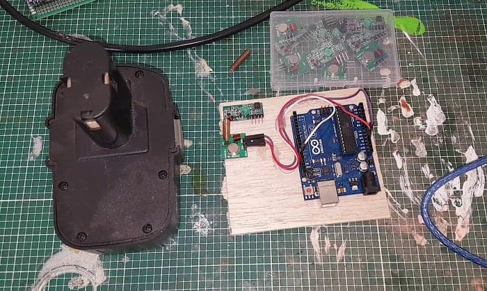 Jamming device and anti-spoofing for iot