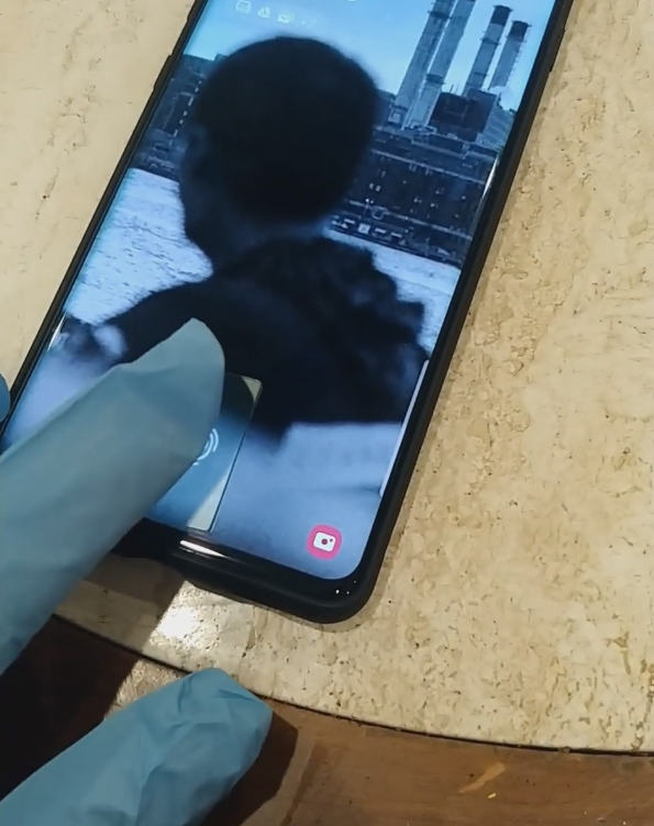 Galaxy S10 smartphone spoofed with a 3D-printed fingerprint replica by a Reddit user